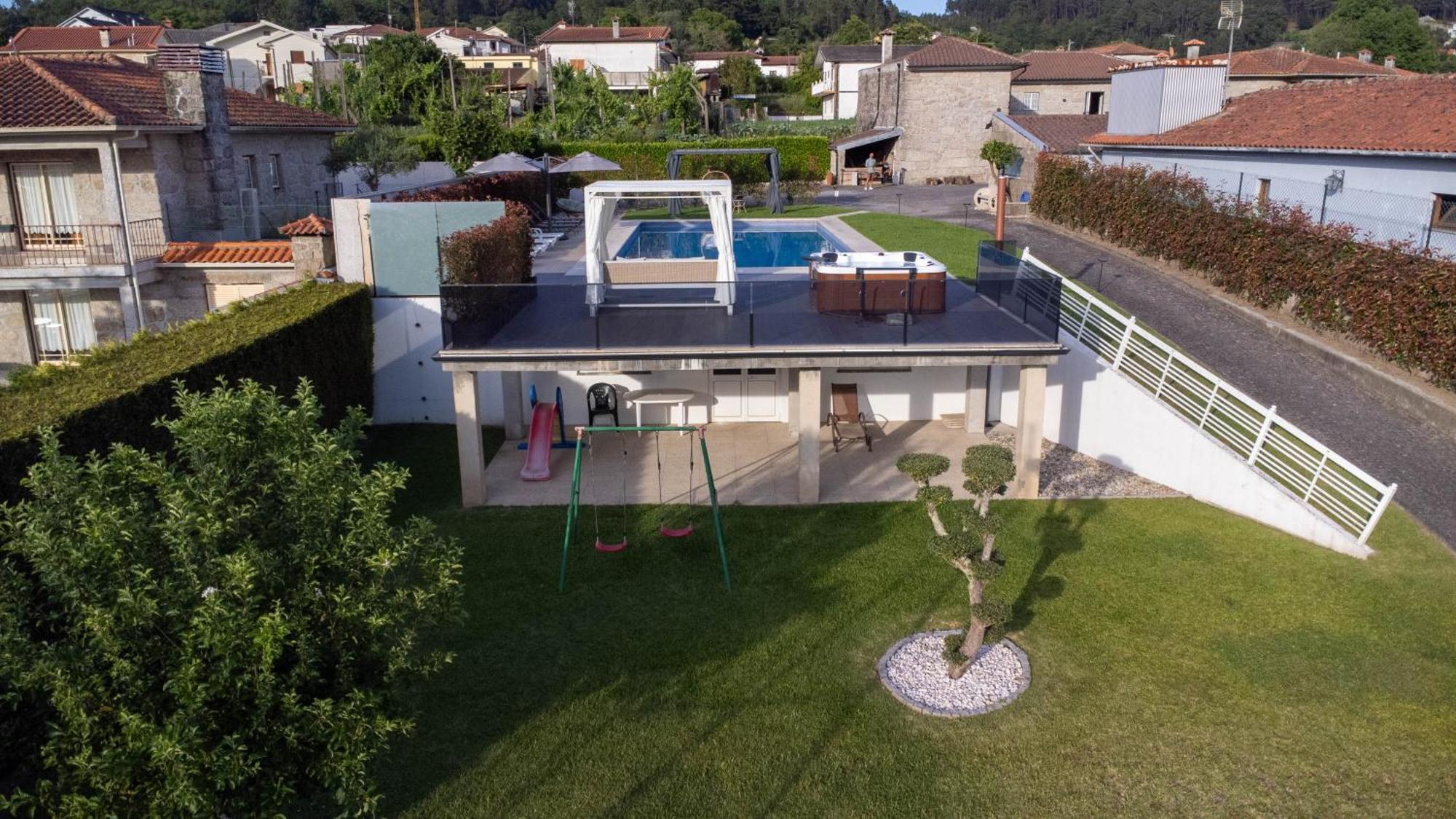 Póvoa de Lanhoso Villa Moura - Pool & Jacuzzi מראה חיצוני תמונה
