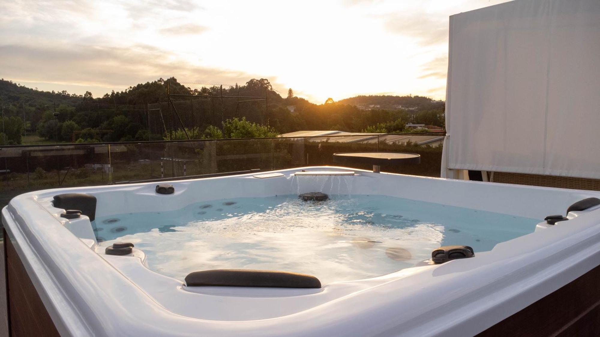 Póvoa de Lanhoso Villa Moura - Pool & Jacuzzi מראה חיצוני תמונה